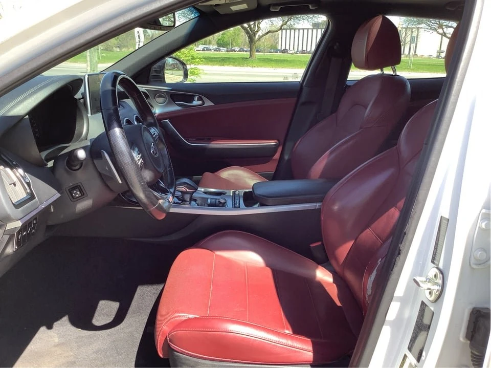 2019 Kia Stinger - Image 9 of 20