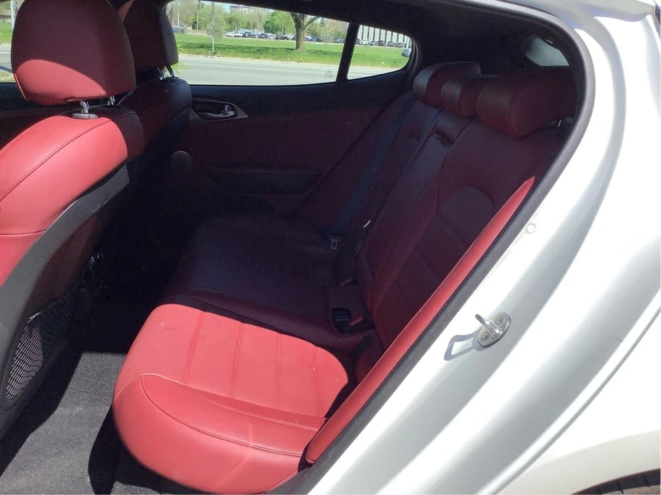 2019 Kia Stinger - Image 10 of 20