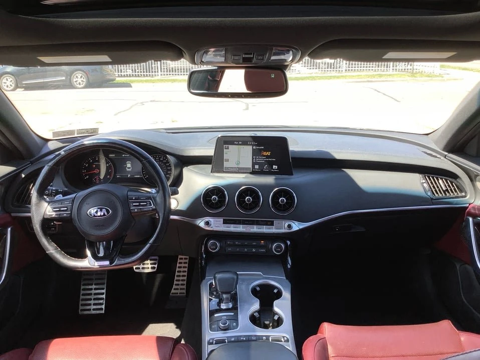 2019 Kia Stinger - Image 13 of 20
