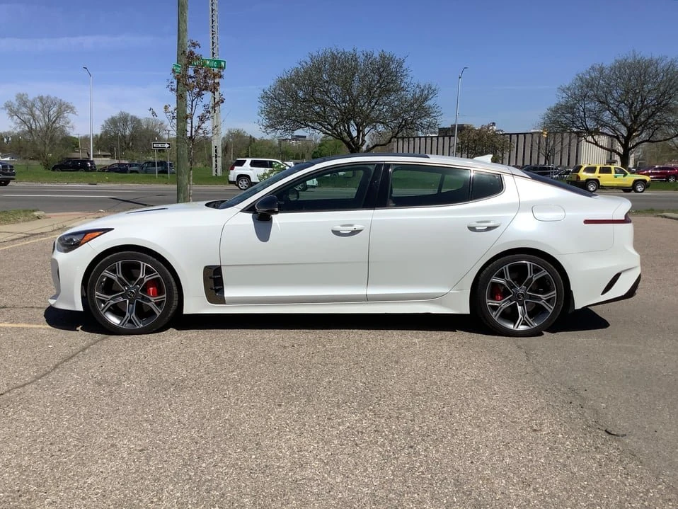 2019 Kia Stinger - Image 2 of 20
