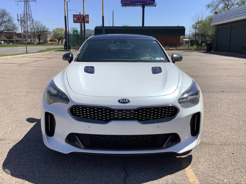 2019 Kia Stinger - Image 8 of 20