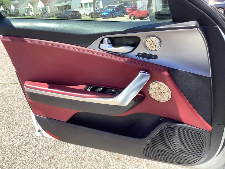2019 Kia Stinger - Image 15 of 20