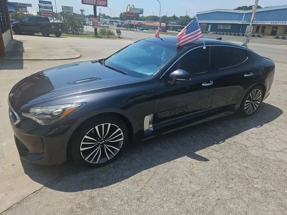 2019 Kia Stinger - Image 2 of 18