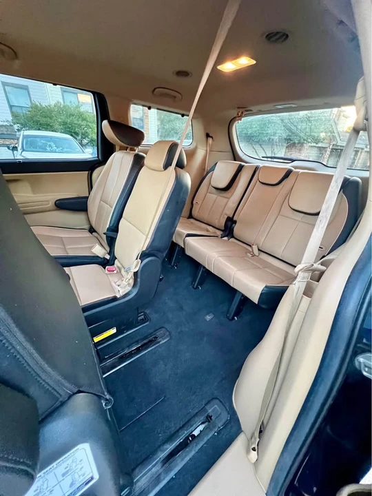2019 Kia Carnival - Image 6 of 12