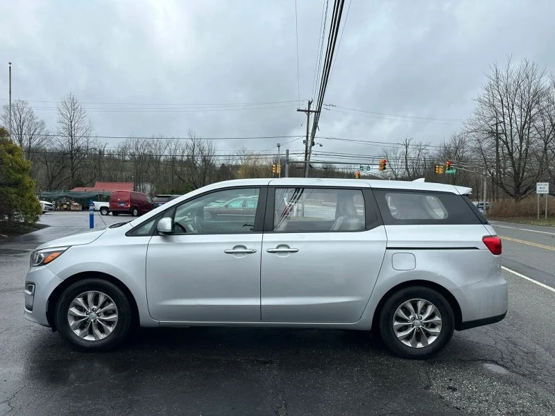 2019 Kia Carnival - Image 7 of 12
