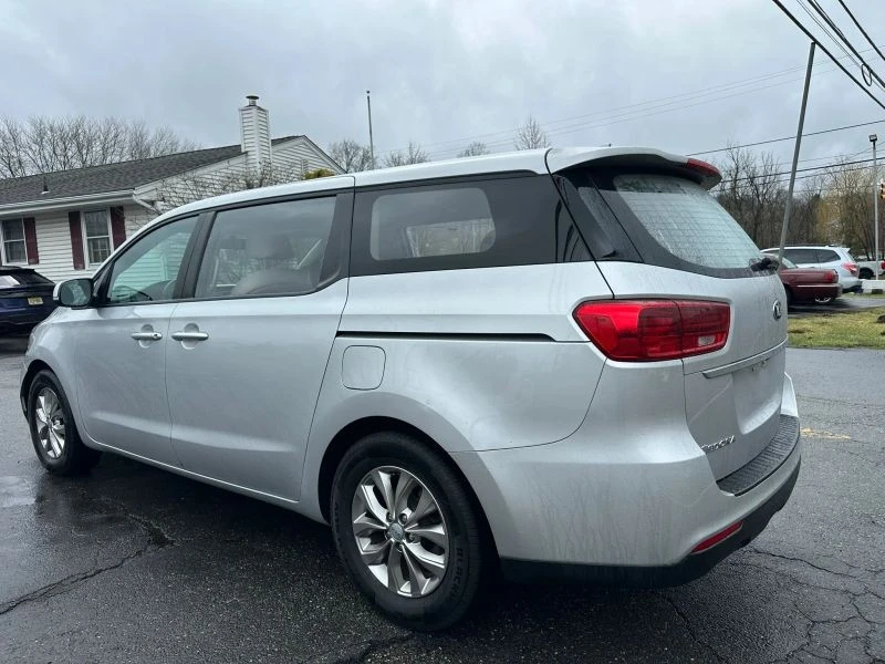 2019 Kia Carnival - Image 4 of 12