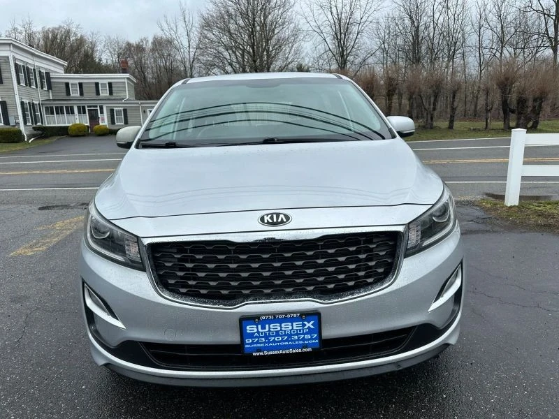 2019 Kia Carnival - Image 2 of 12