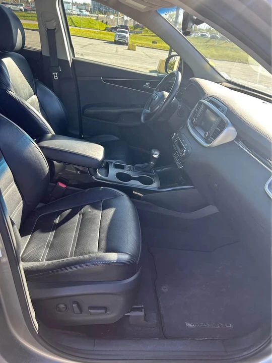 2019 Kia Sorento - Image 9 of 12