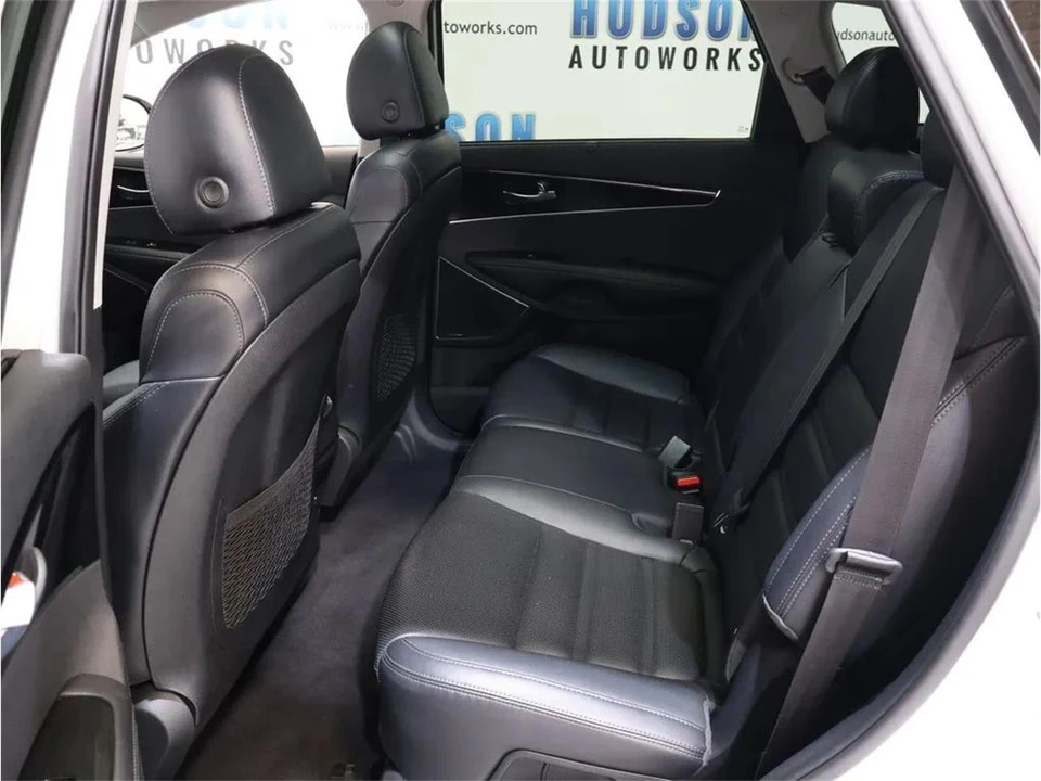 2019 Kia Sorento - Image 27 of 31