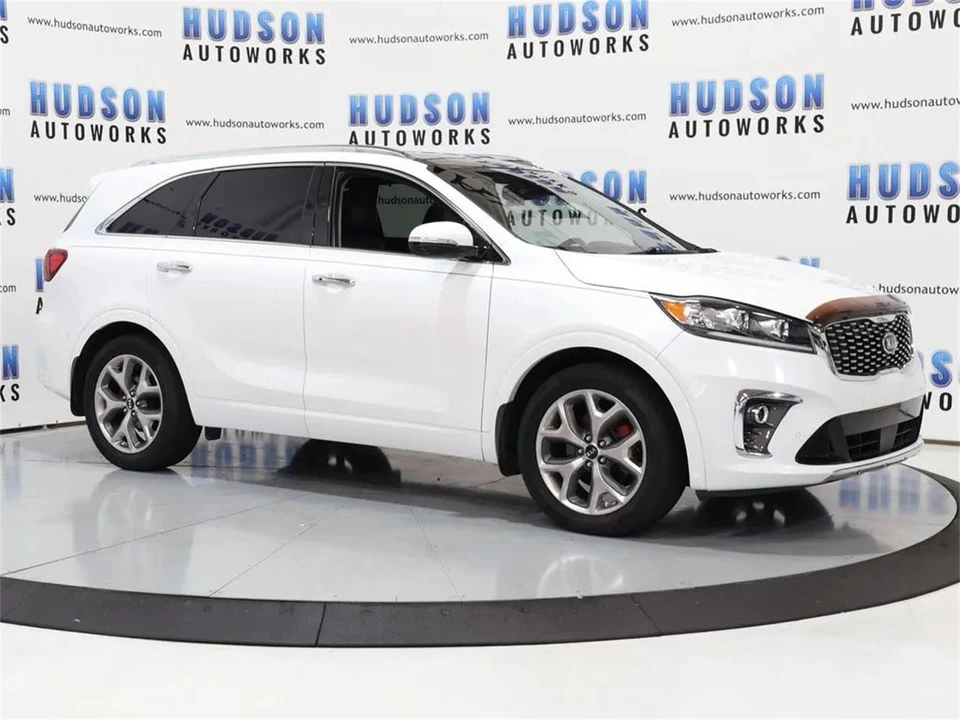2019 Kia Sorento - Image 8 of 31