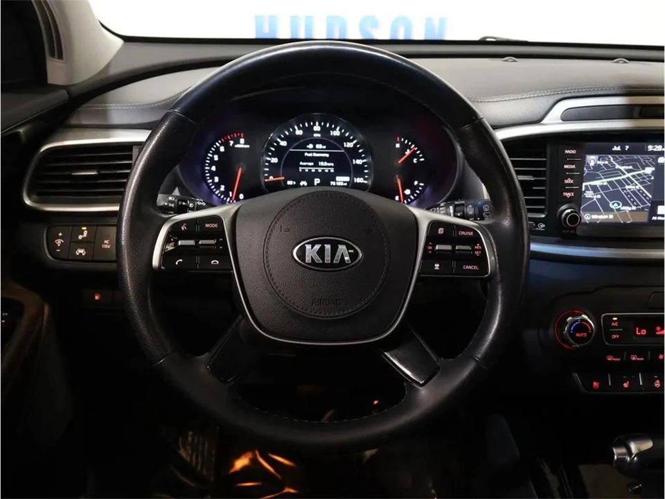 2019 Kia Sorento - Image 17 of 31