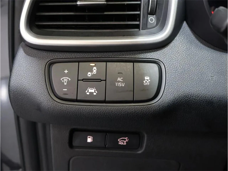 2019 Kia Sorento - Image 13 of 31