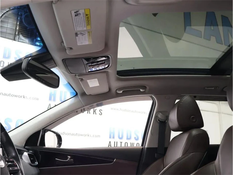 2019 Kia Sorento - Image 23 of 31
