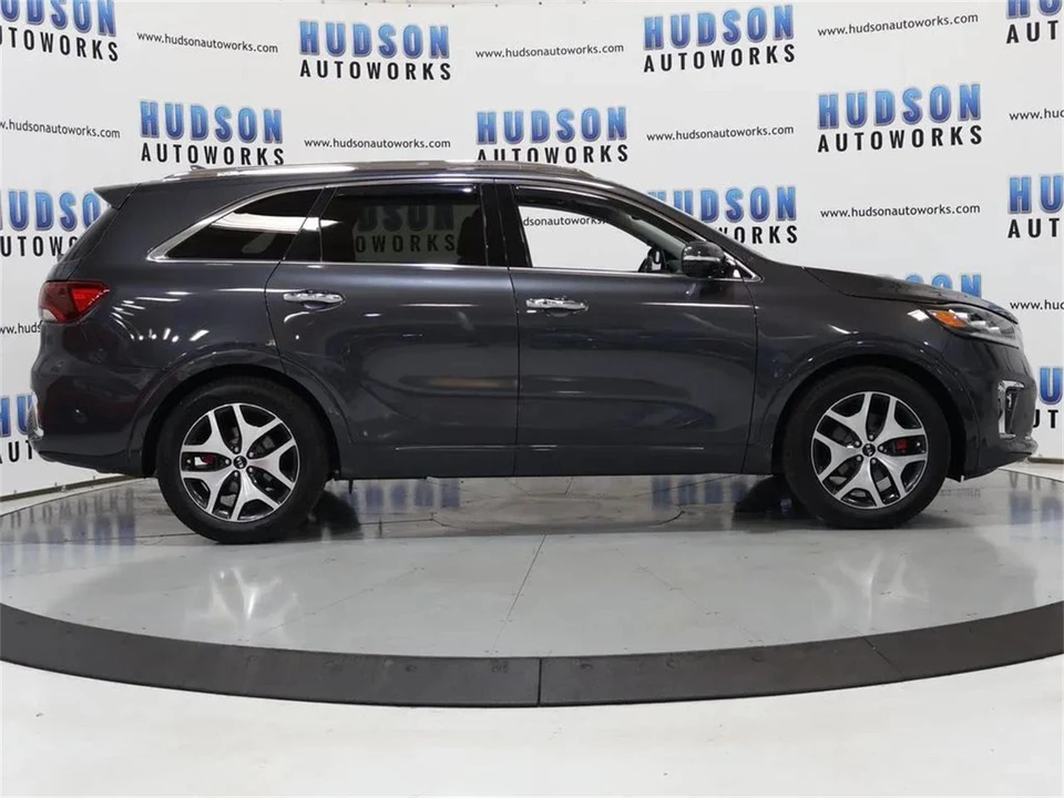 2019 Kia Sorento - Image 7 of 31
