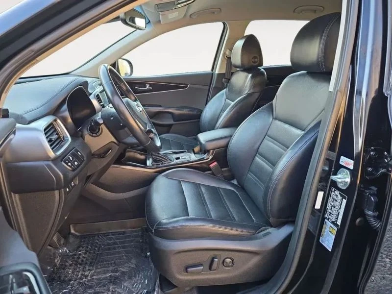 2019 Kia Sorento - Image 9 of 12