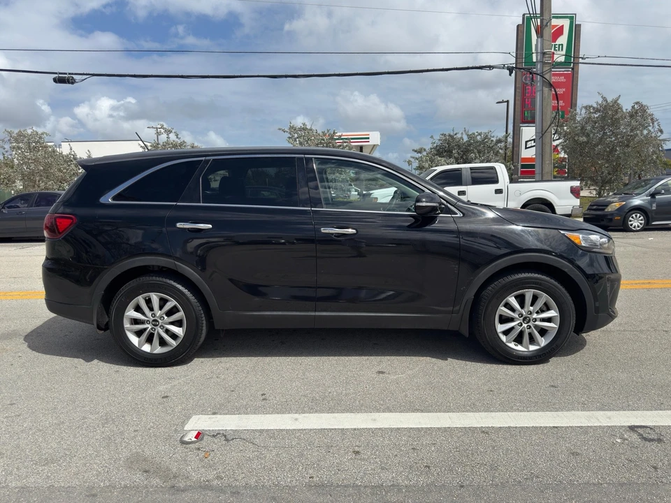 2019 Kia Sorento - Image 6 of 10