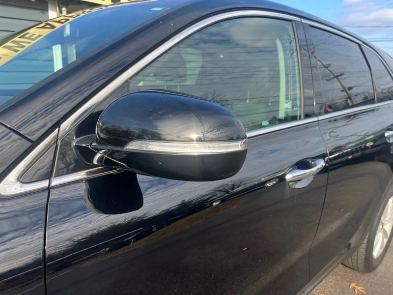 2019 Kia Sorento - Image 10 of 12