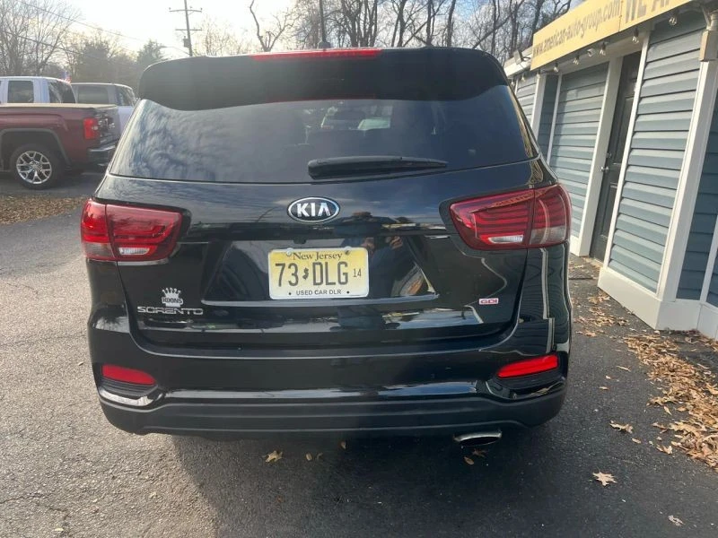 2019 Kia Sorento - Image 8 of 12