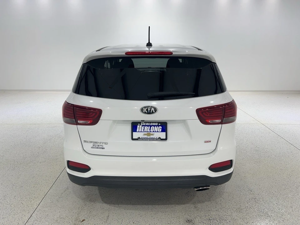 2019 Kia Sorento - Image 4 of 12