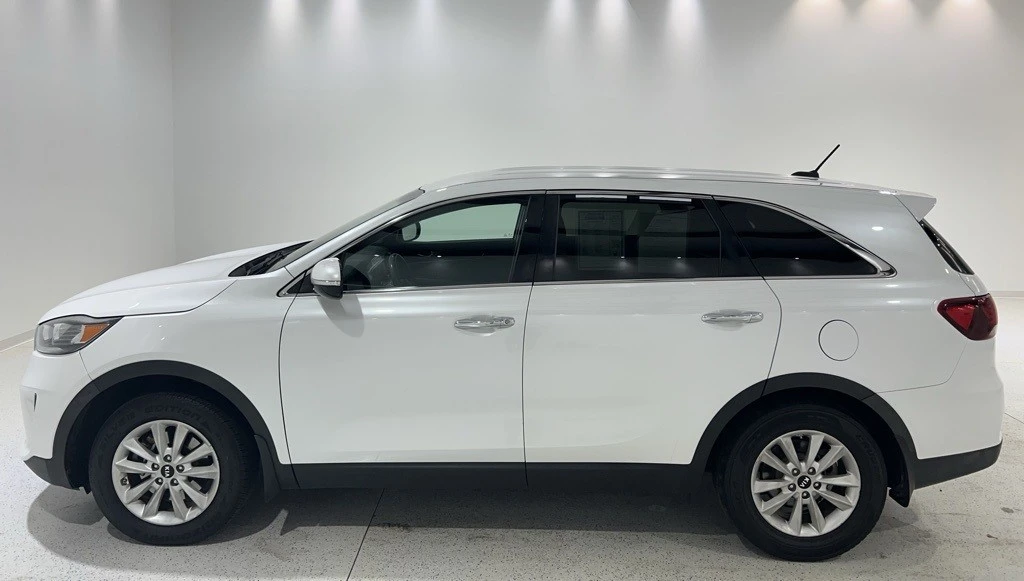 2019 Kia Sorento - Image 2 of 12
