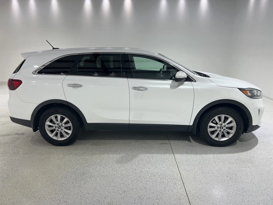 2019 Kia Sorento - Image 6 of 12