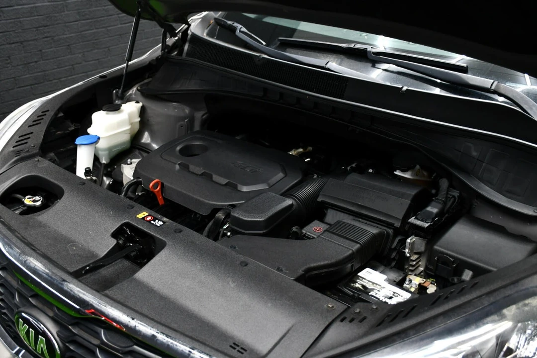 2019 Kia Sorento - Image 10 of 21