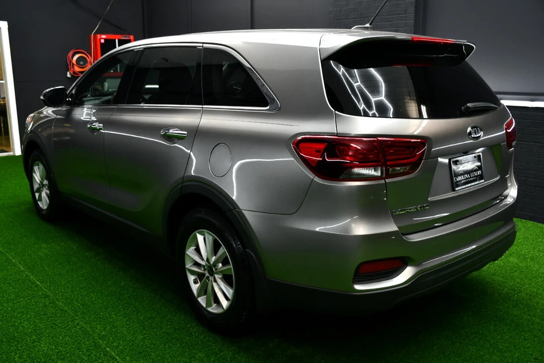 2019 Kia Sorento - Image 2 of 21