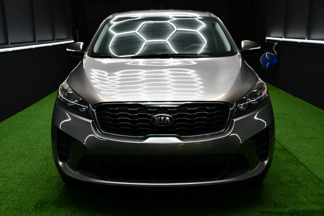 2019 Kia Sorento - Image 8 of 21