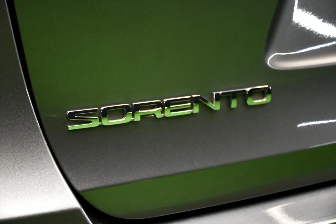 2019 Kia Sorento - Image 11 of 21
