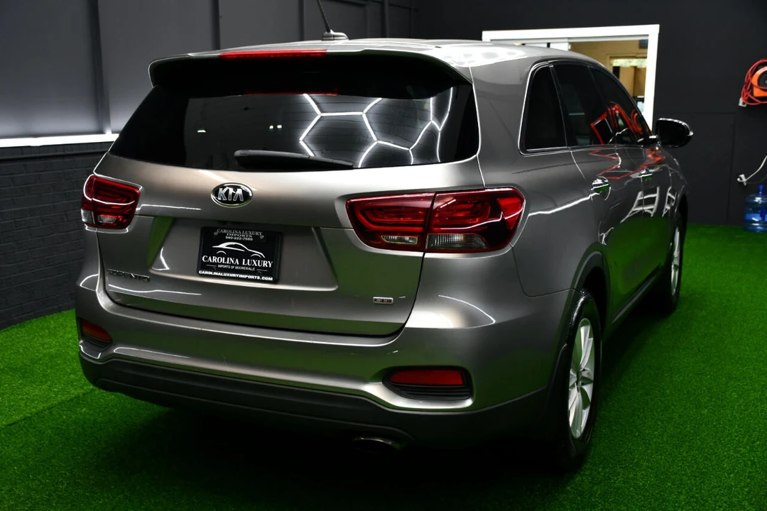 2019 Kia Sorento - Image 5 of 21