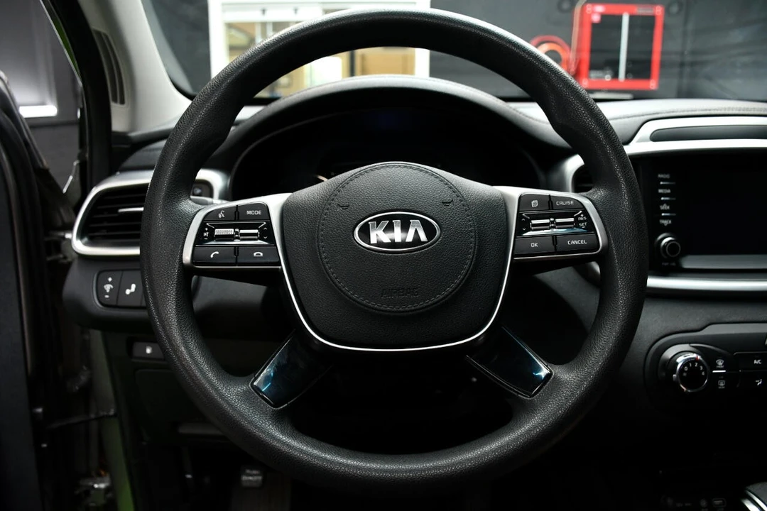 2019 Kia Sorento - Image 19 of 21