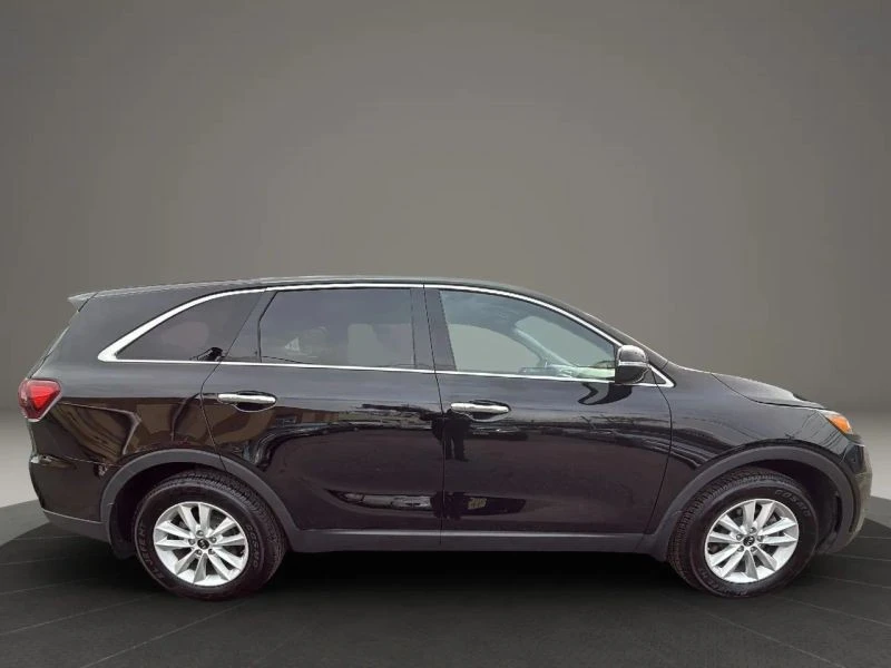 2019 Kia Sorento - Image 4 of 12