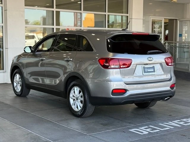 2019 Kia Sorento - Image 9 of 21
