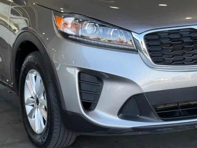 2019 Kia Sorento - Image 8 of 21