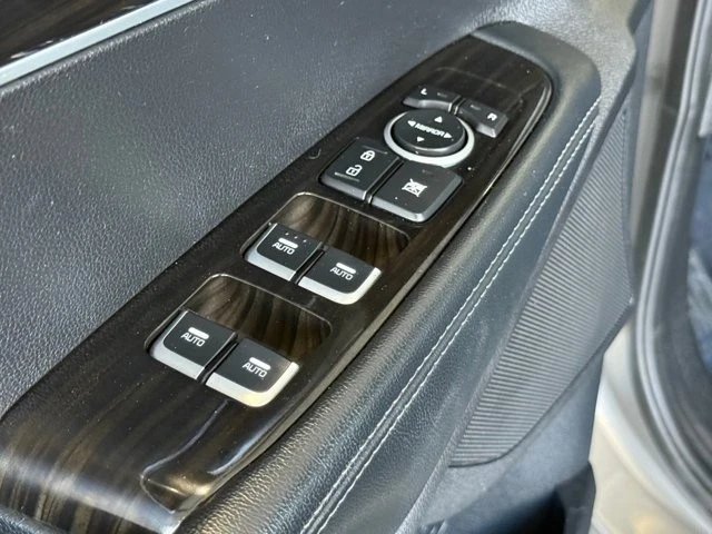 2019 Kia Sorento - Image 19 of 21