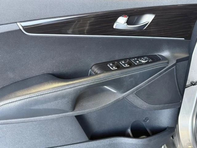 2019 Kia Sorento - Image 18 of 21
