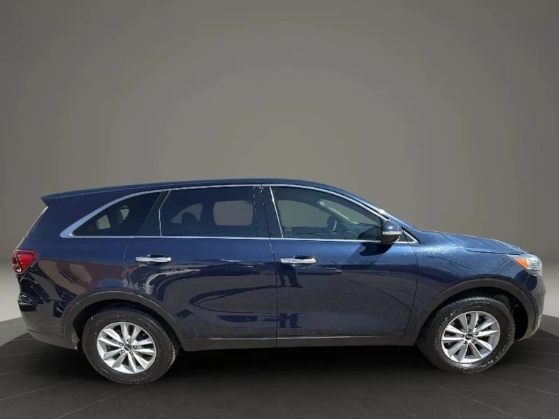 2019 Kia Sorento - Image 4 of 12