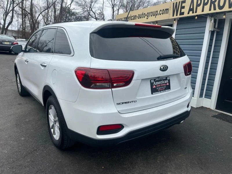 2019 Kia Sorento - Image 4 of 12