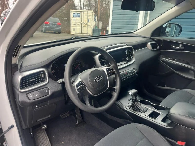 2019 Kia Sorento - Image 10 of 12