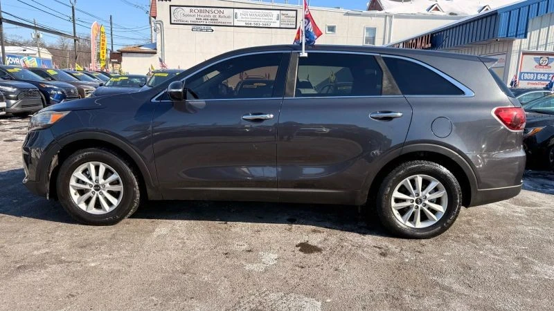 2019 Kia Sorento - Image 10 of 12