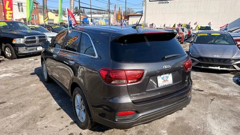 2019 Kia Sorento - Image 7 of 12