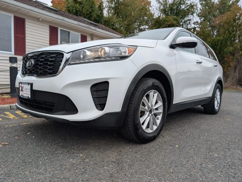 2019 Kia Sorento - Image 2 of 12