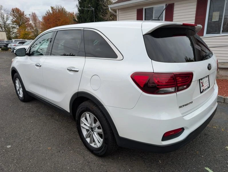 2019 Kia Sorento - Image 4 of 12