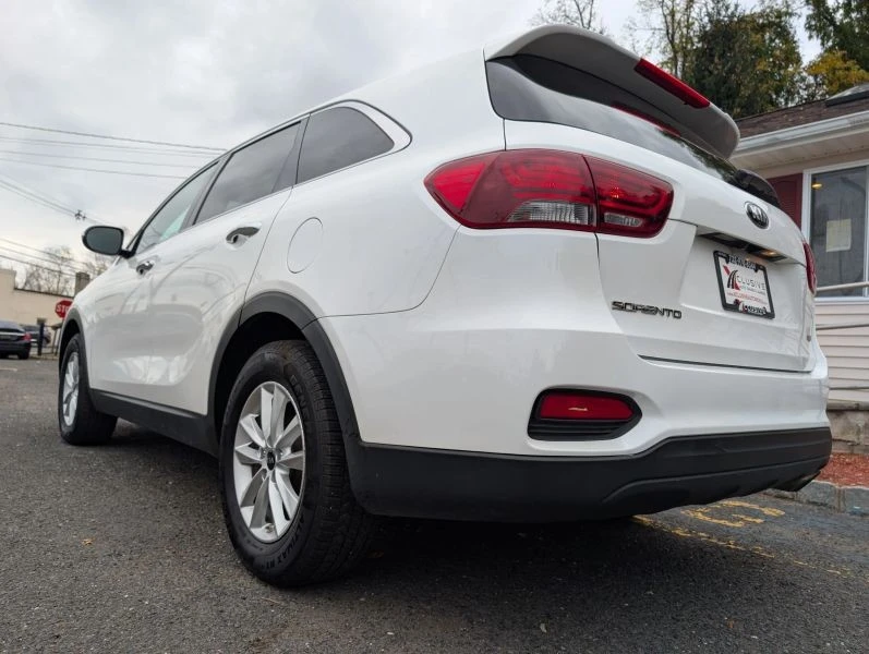 2019 Kia Sorento - Image 3 of 12
