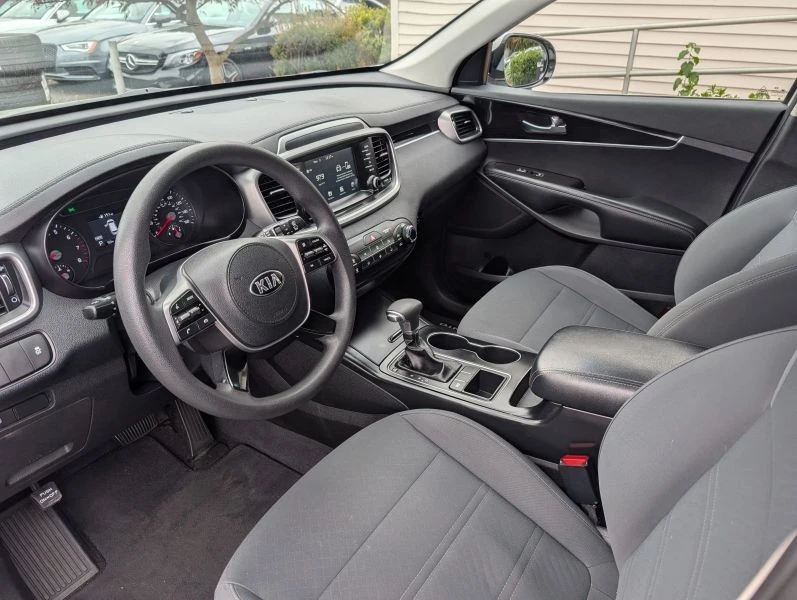 2019 Kia Sorento - Image 11 of 12