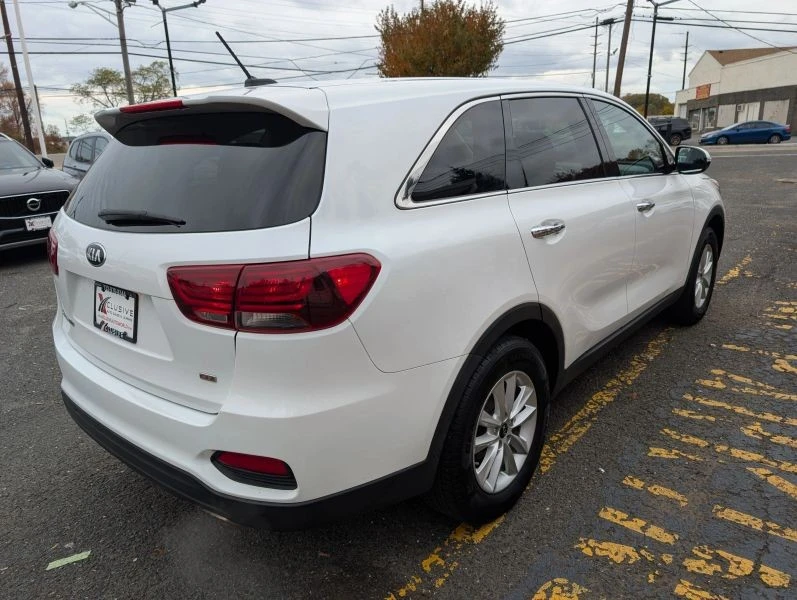 2019 Kia Sorento - Image 6 of 12