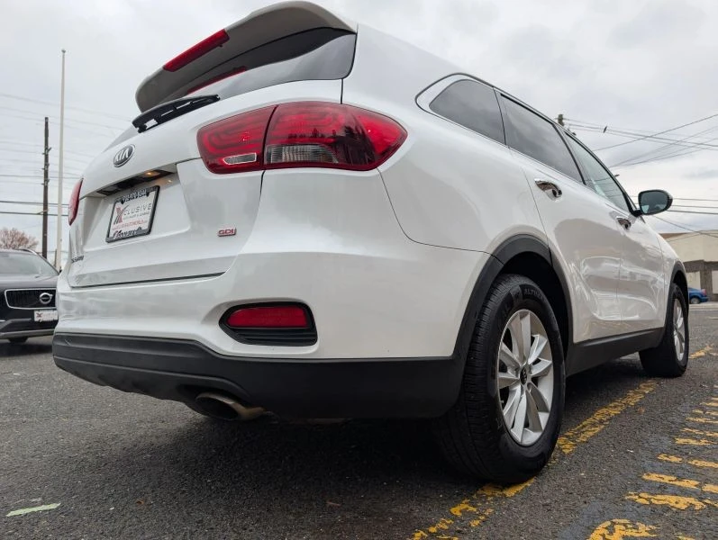 2019 Kia Sorento - Image 7 of 12