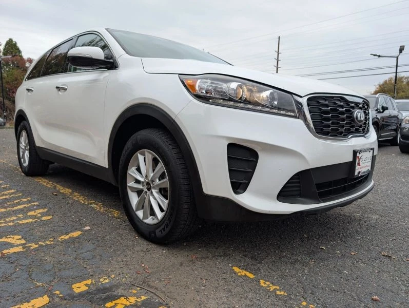 2019 Kia Sorento - Image 10 of 12