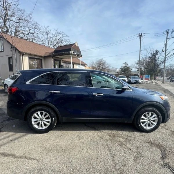 2019 Kia Sorento - Image 6 of 12
