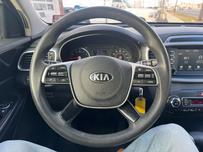 2019 Kia Sorento - Image 11 of 12